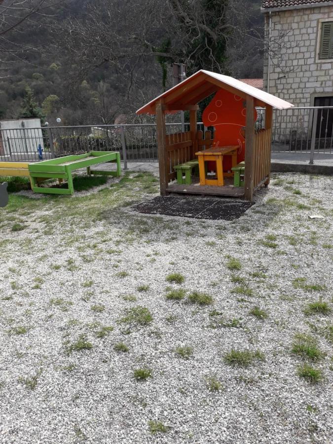 Kuca Za Odmor Varos Villa Vrlika Kültér fotó