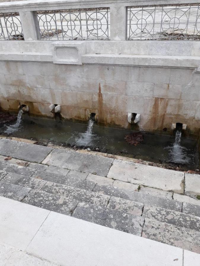 Kuca Za Odmor Varos Villa Vrlika Kültér fotó