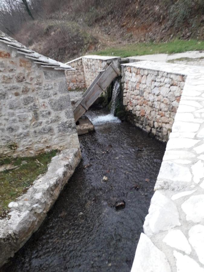 Kuca Za Odmor Varos Villa Vrlika Kültér fotó