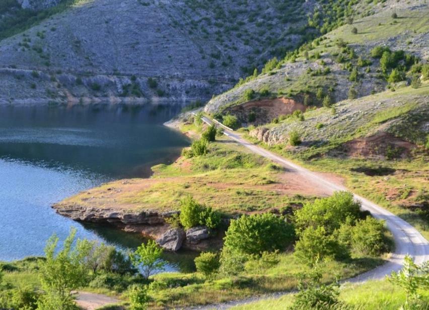 Kuca Za Odmor Varos Villa Vrlika Kültér fotó
