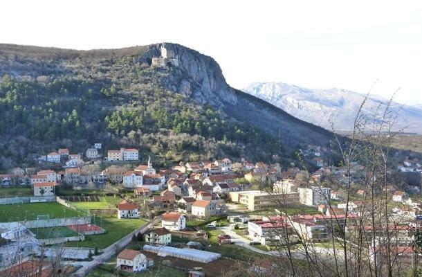 Kuca Za Odmor Varos Villa Vrlika Kültér fotó